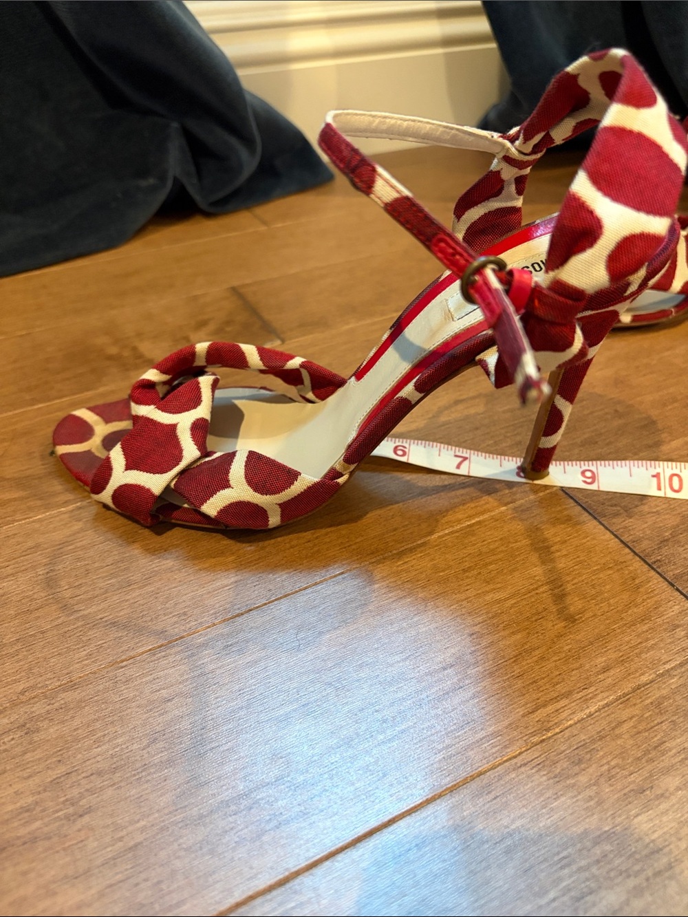 Moschino Red and Cream Knotted Ankle-Strap Heels 9.5 - Picture 10 of 10